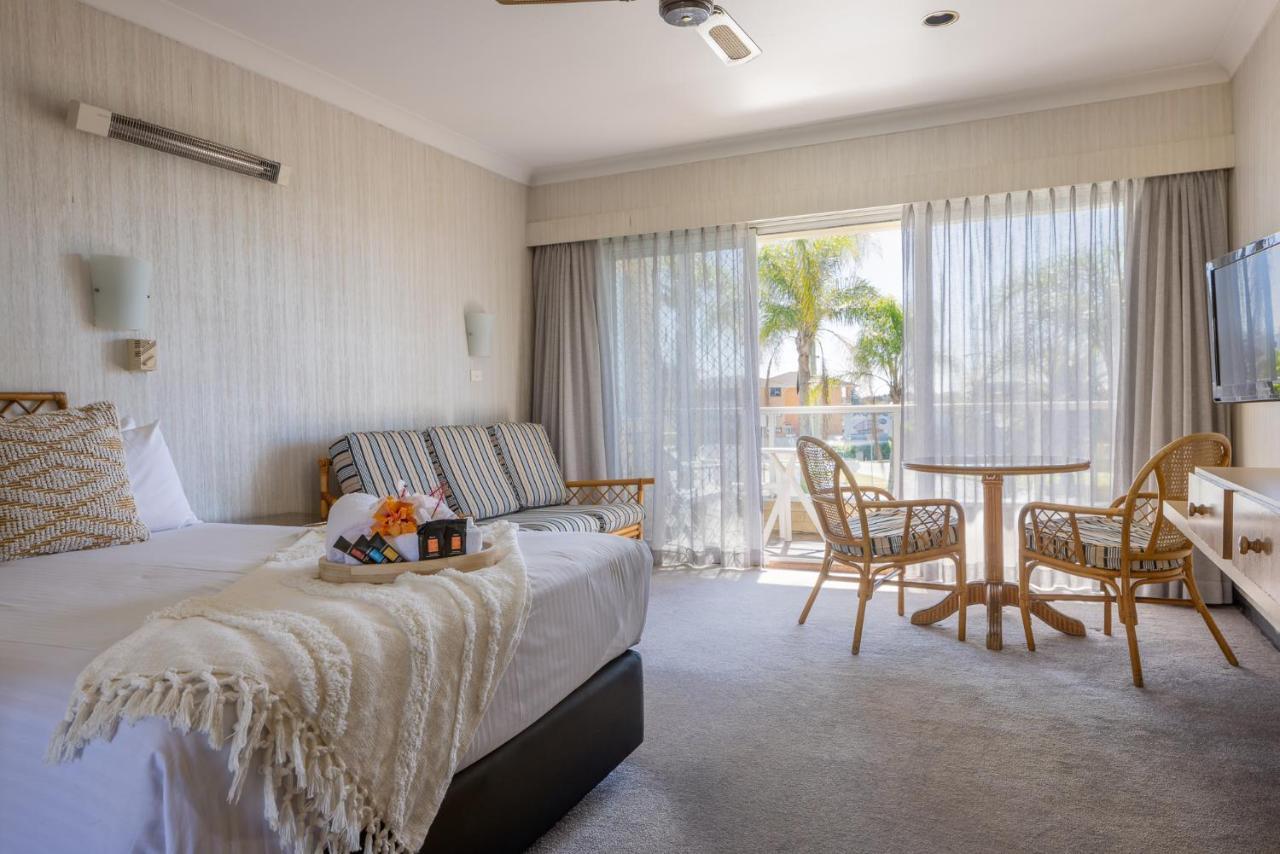 South Pacific Palms Motor Inn ทันเคอร์รี ภายนอก รูปภาพ